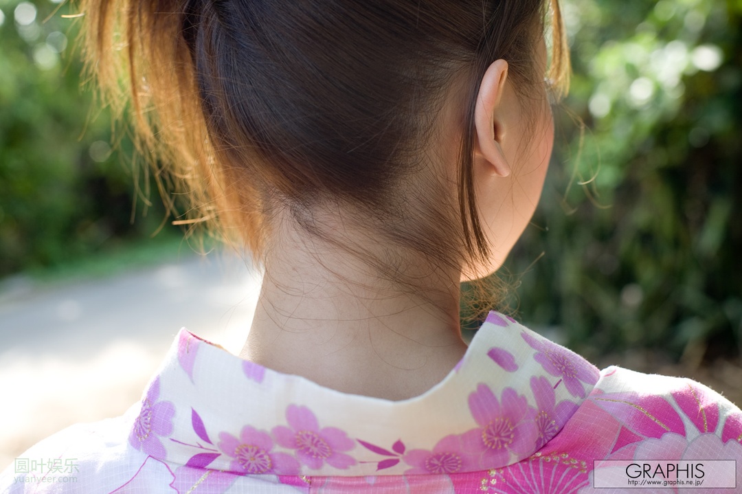 (2009 - 12 - 18) AKIYAMA Shouko (秋山祥子) - Lucky