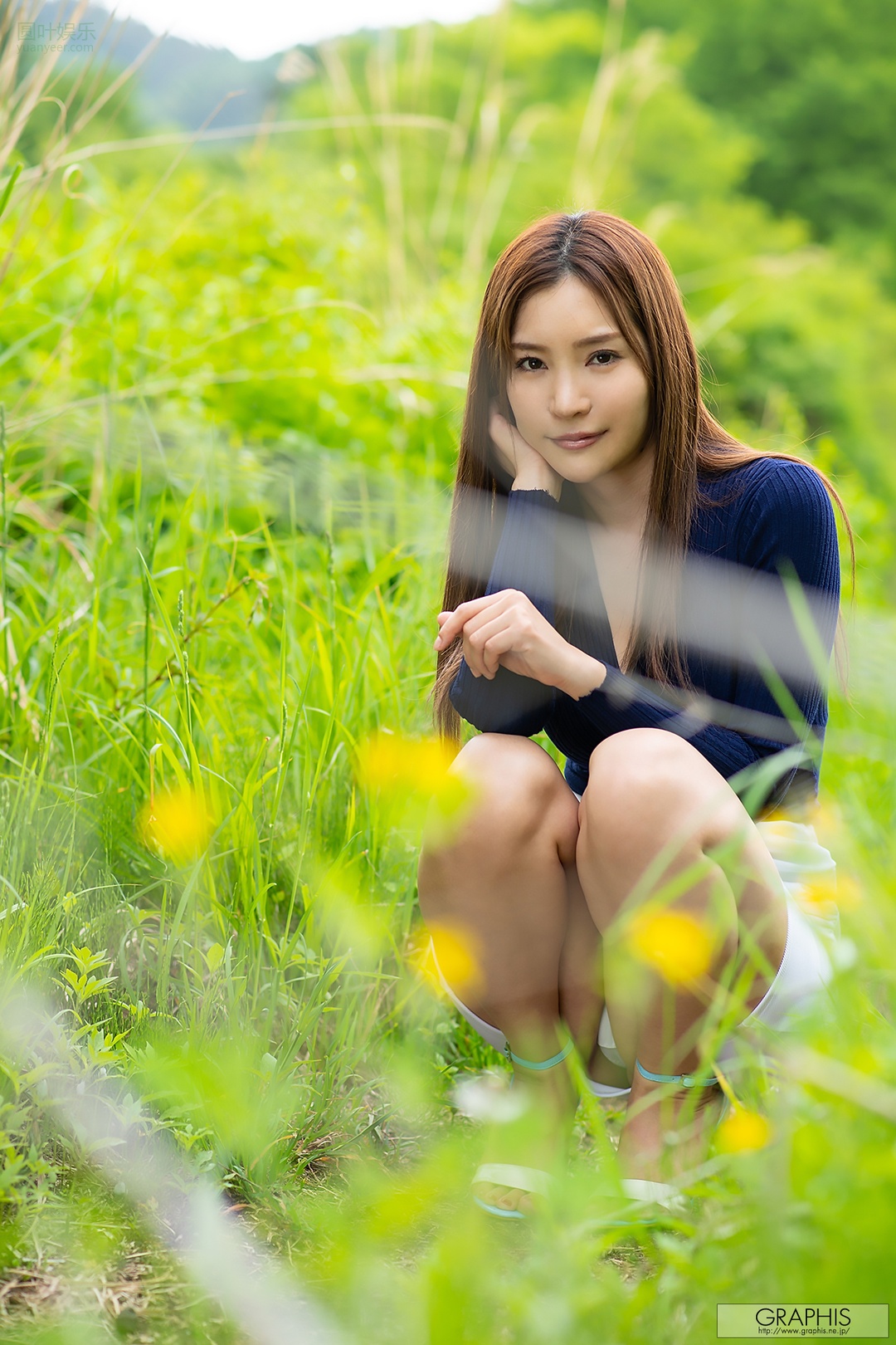 (2018 - 06 - 15) Aoi (葵) - Allure