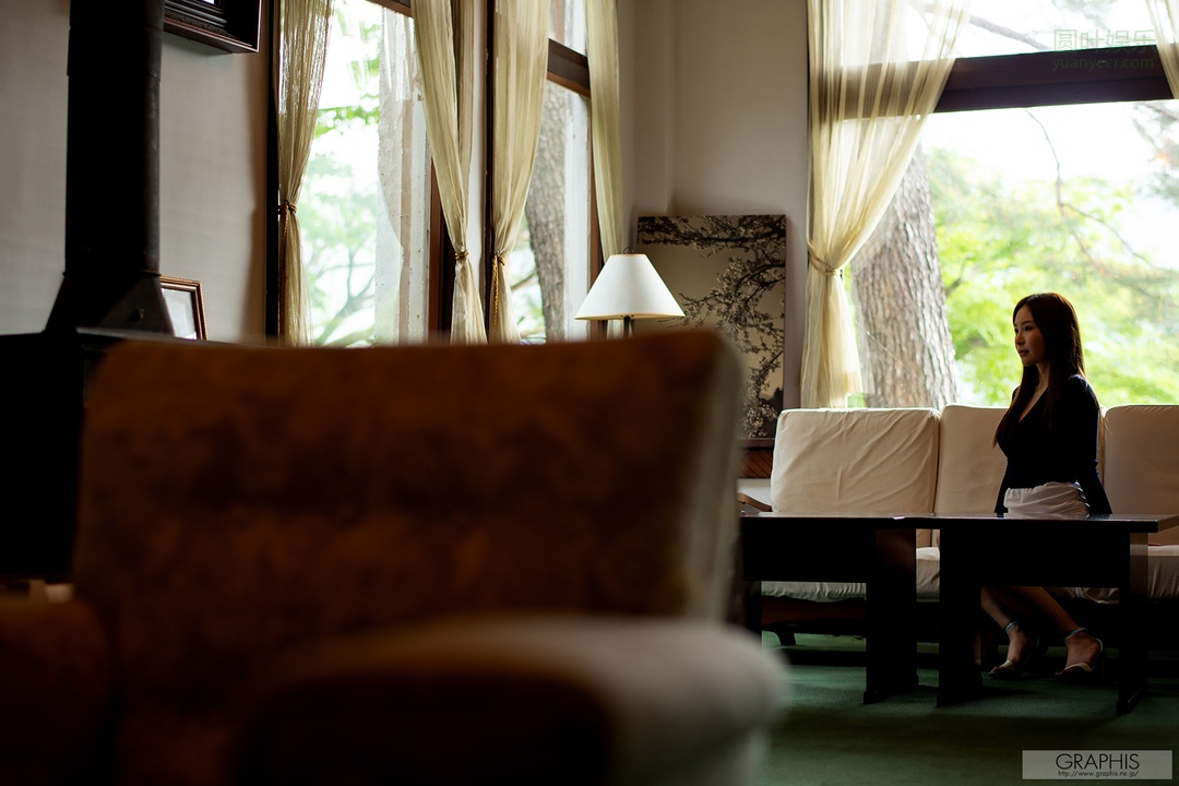 (2018 - 06 - 15) Aoi (葵) - Allure