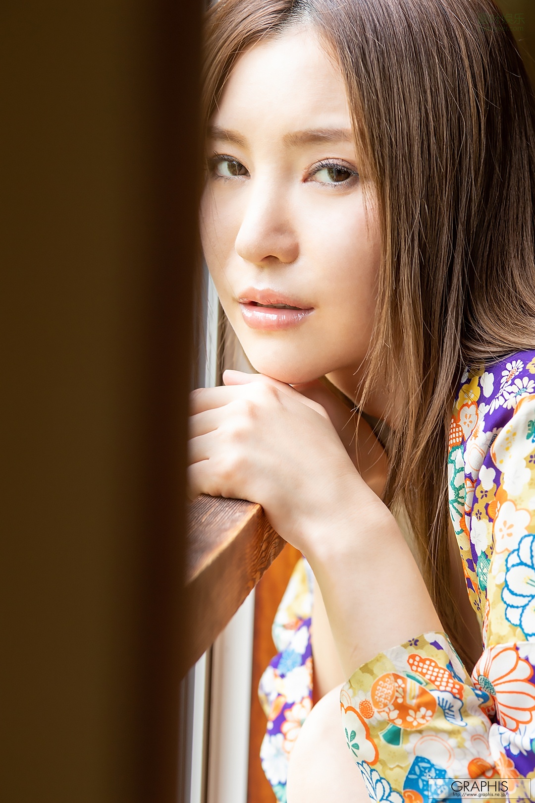 (2018 - 06 - 15) Aoi (葵) - Allure