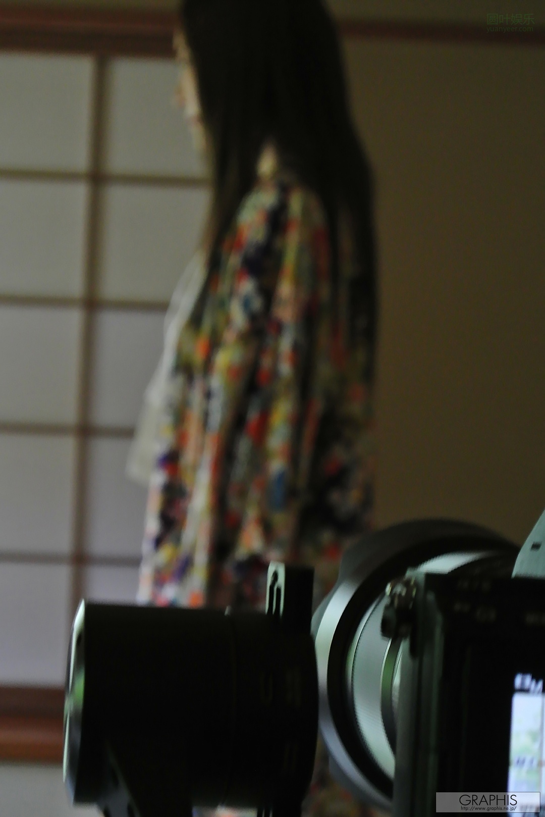 (2018 - 06 - 15) Aoi (葵) - Allure