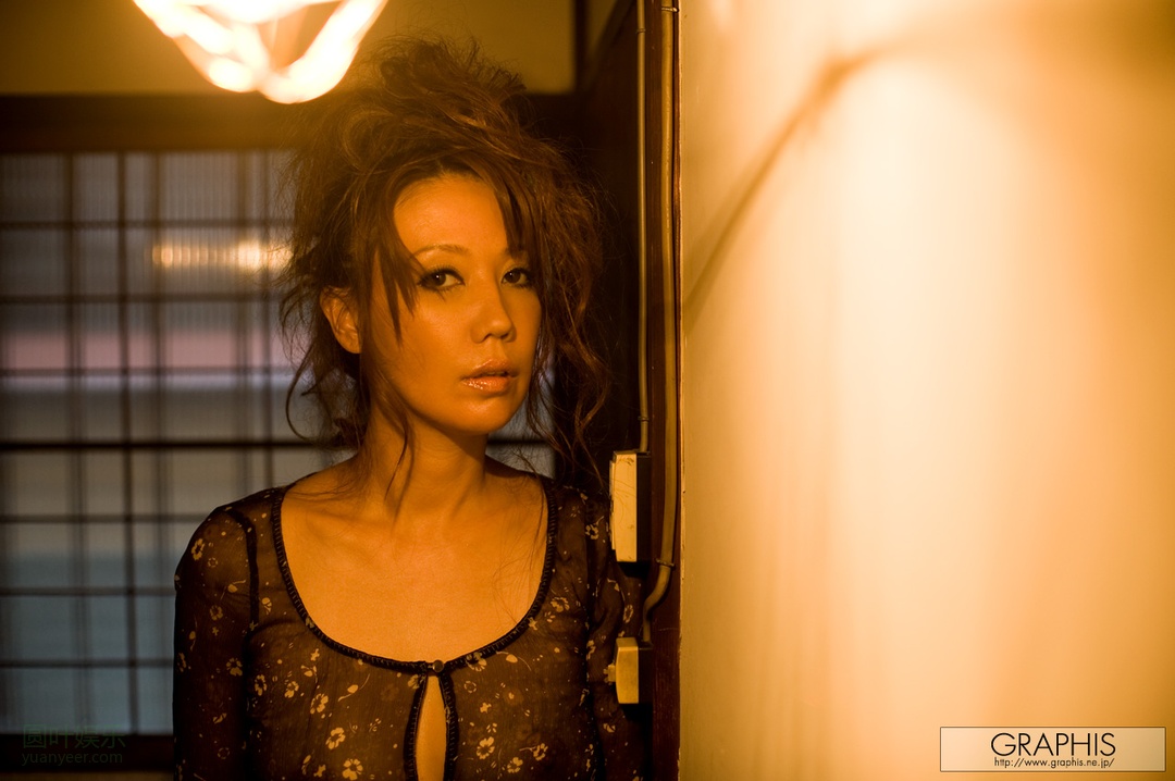 (2009 - 09 - 18) KAIMAN Hitomi (贝満ひとみ) - Special Nude Gallery - The Crocodile Lady