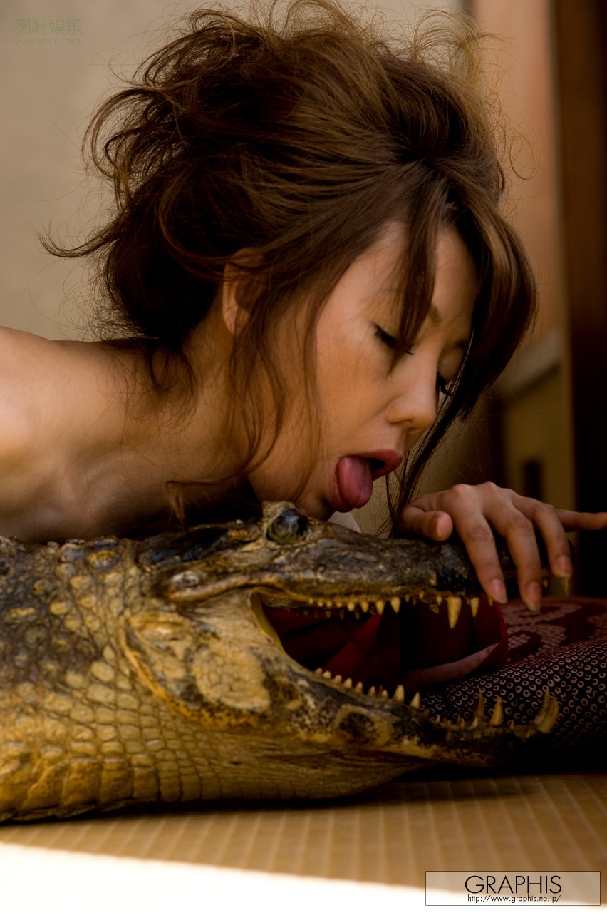 (2009 - 09 - 18) KAIMAN Hitomi (贝満ひとみ) - Special Nude Gallery - The Crocodile Lady