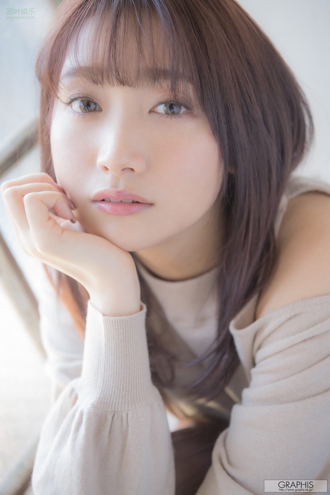 (2020 - 12 - 01) KAMI Anna (加美杏奈) Calendar封面