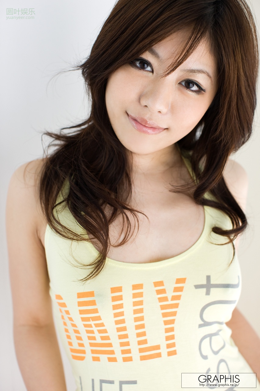 (2008 - 11 - 14) MATSUSHITA Momoka (松下桃香) - peach buttocks