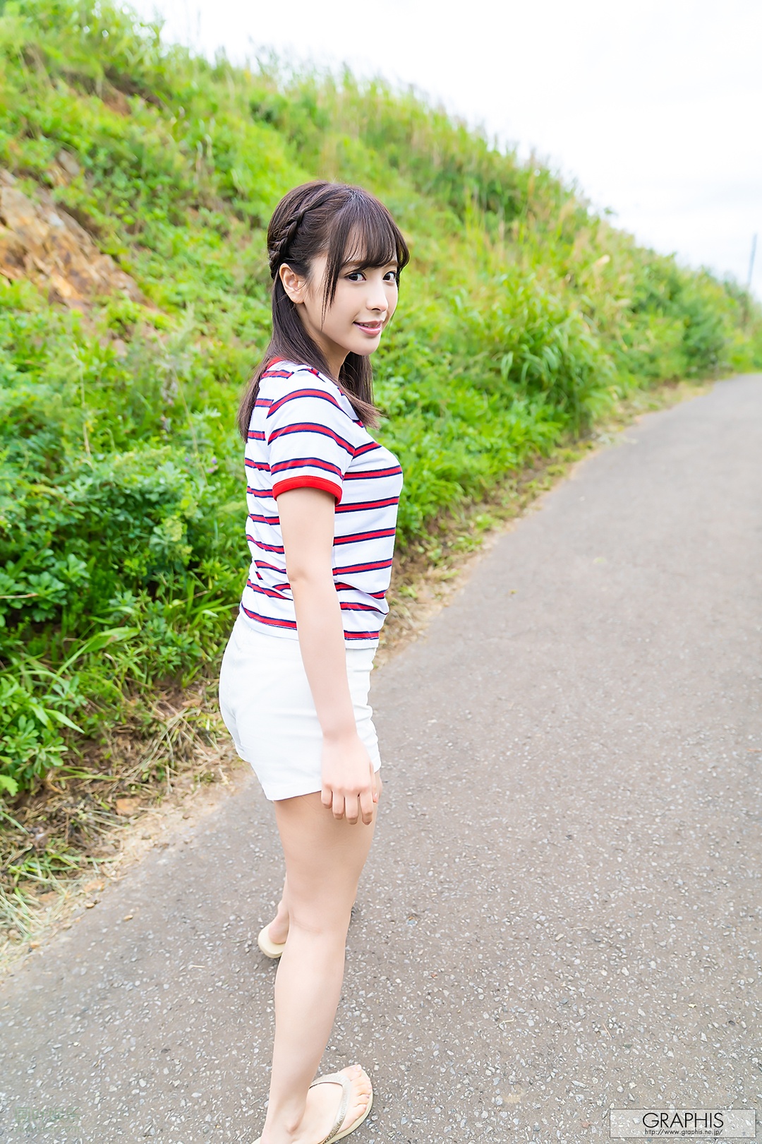 (2018 - 12 - 28) MOMONOGI Kana (桃乃木かな) - Winter Special 2018 - Sign