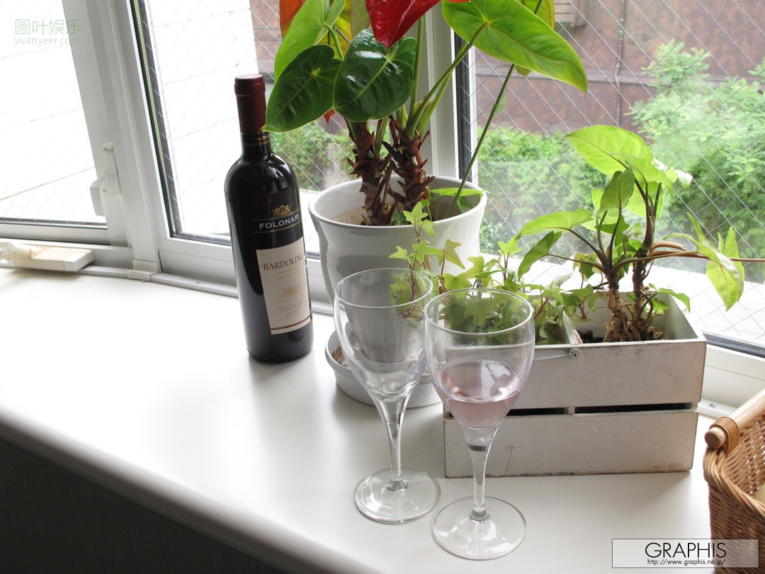 (2010 - 06 - 17) SASAKI Haruka (佐々木はるか) - Light and Darkness