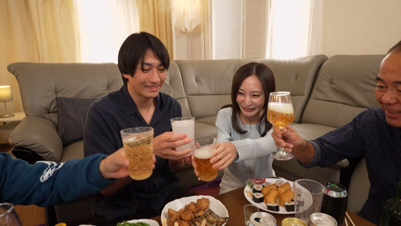 足立友梨作品CEMD-732发布，封面及作品信息！封面