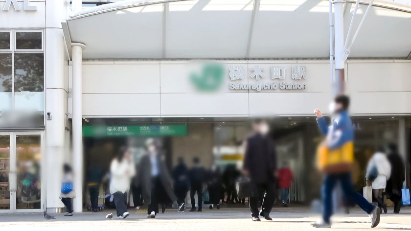 ひなの 23岁，烤鸡肉串店的兼职员工。マジ軟派、初撮。2160