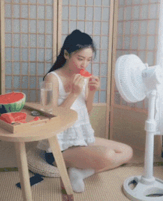 别再说什么雨女无瓜，这么热的天，怎能没有瓜吃呢？