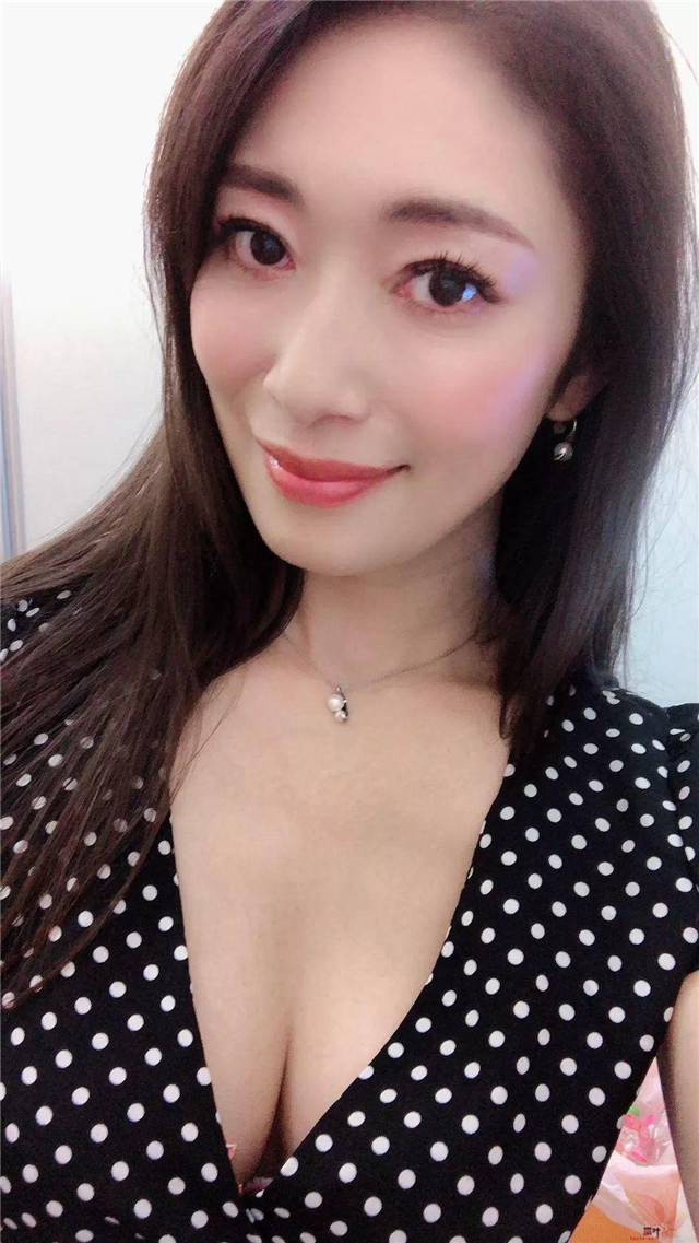 小早川怜子：世界以痛吻我