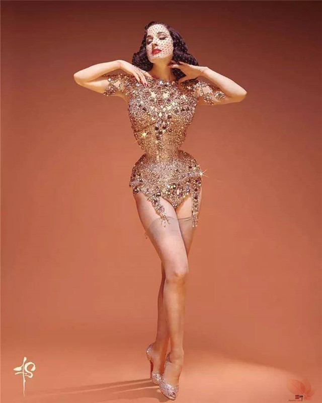 Dita Von Teese：47岁的她，是世界上所有成年男性最魂牵梦绕的女人