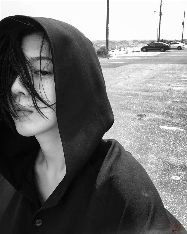 周董「说好不哭」女主三吉彩花，美到全世界都在讨论的空灵美女