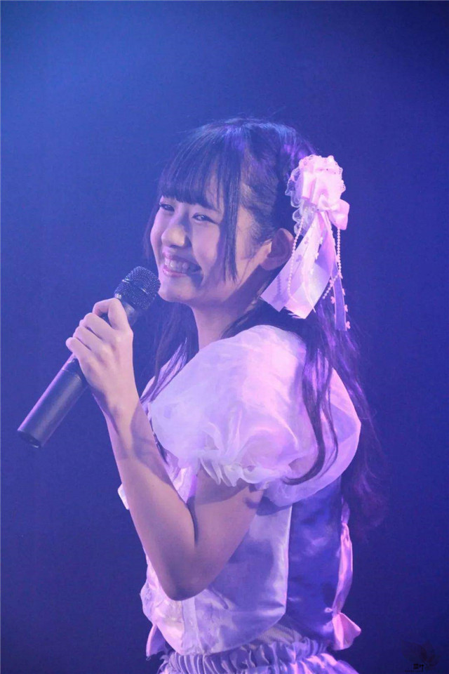 她拒绝了指原莉乃，结果去了地下偶像团…
