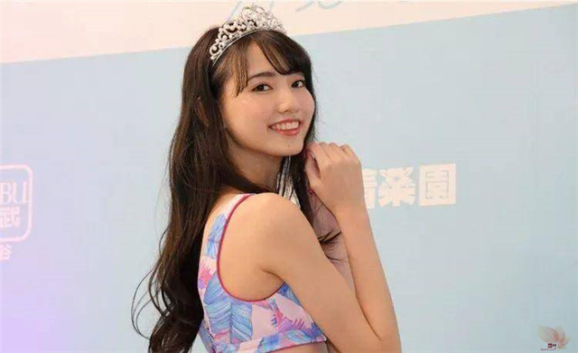 腿长83cm的“小菜菜绪”~00后麻豆黑木丽奈