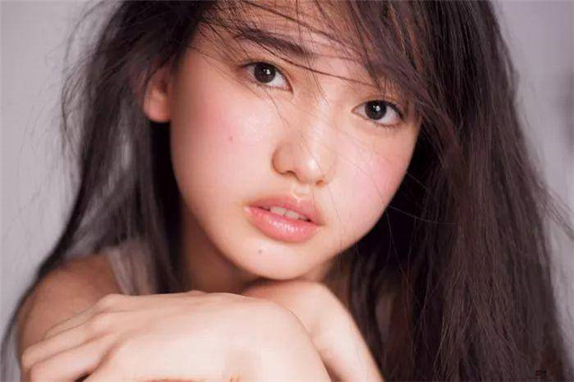 腿长83cm的“小菜菜绪”~00后麻豆黑木丽奈
