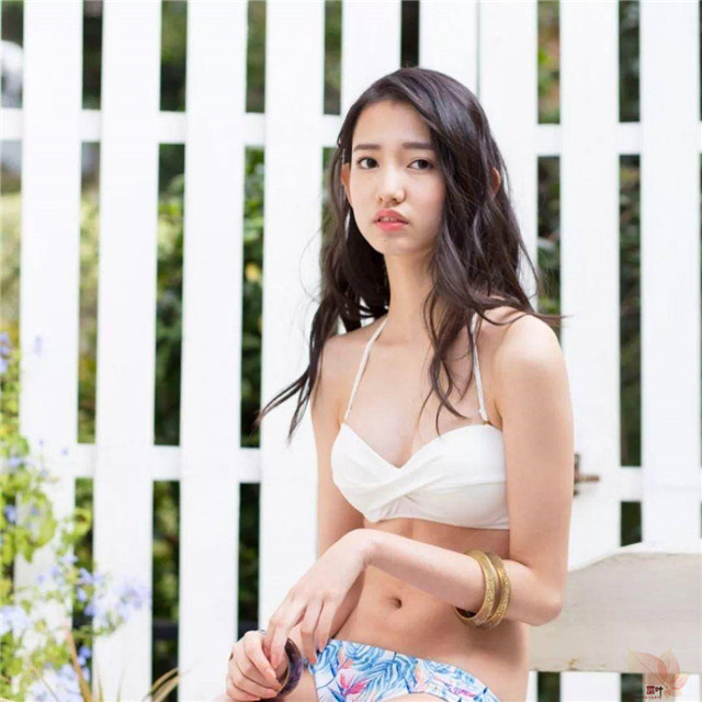 腿长83cm的“小菜菜绪”~00后麻豆黑木丽奈