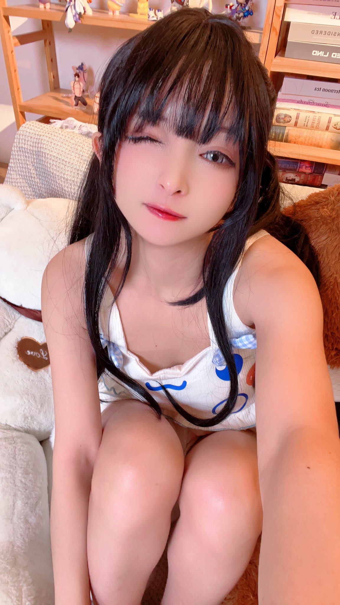 还没露点但涩气飘香《九九八》小心思偷偷藏不住！让人想帮她脱下衣服！