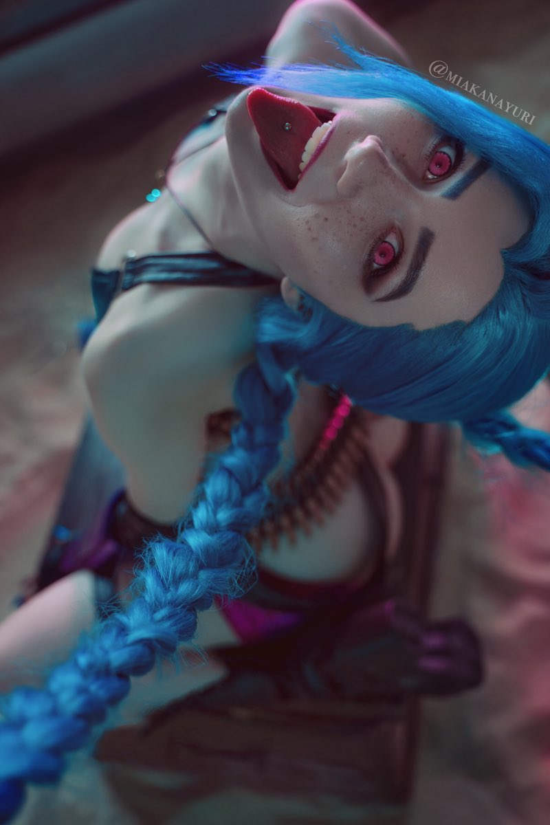 FzZdpwEakAI8K6b.jpg