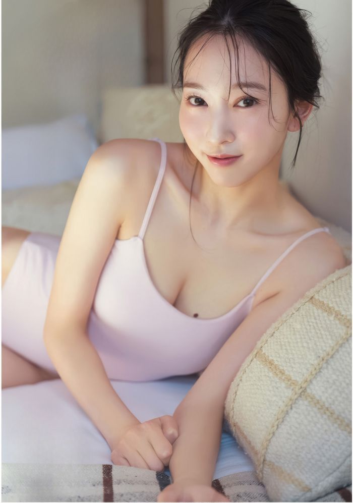 真胸有大痣《越智ゆらの》纤细身材搭长腿！无法忽视的美丽存在！