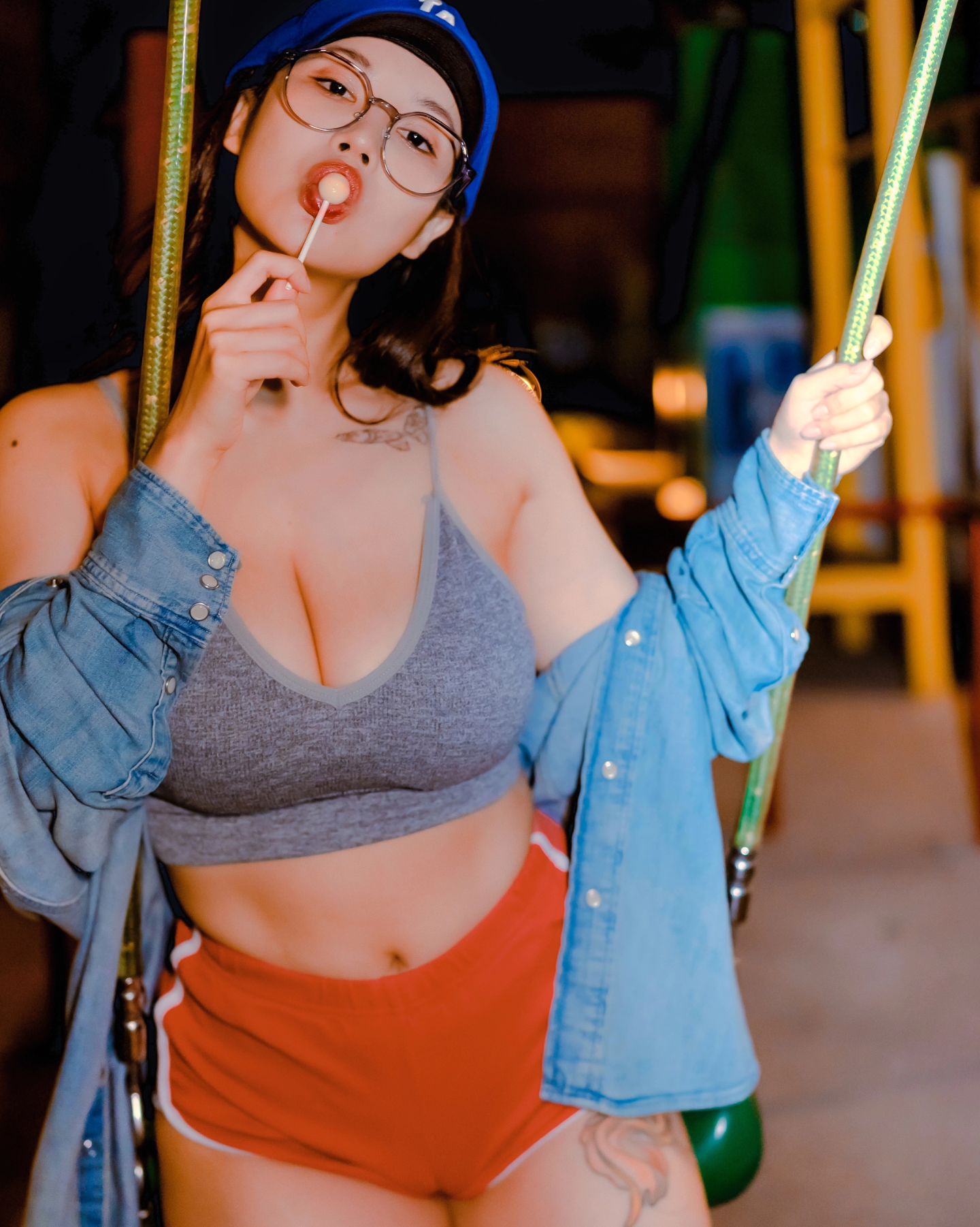 火辣泳衣模特《Norajoy》身材闪耀过那些布料！包不住的巨乳呼之欲出引人遐想！