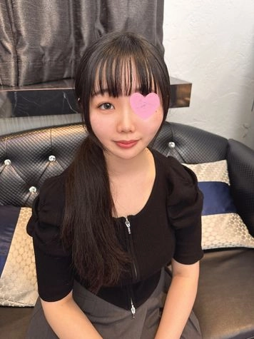 18才♡男性経験殆どなし！ウブな女の.こ.なつみちゃん。色白で透明感のある肌と美尻で健康的な身体を開発♡初めての膣イキ連発！合計5体位の無.許.可.***し濃厚エッチ