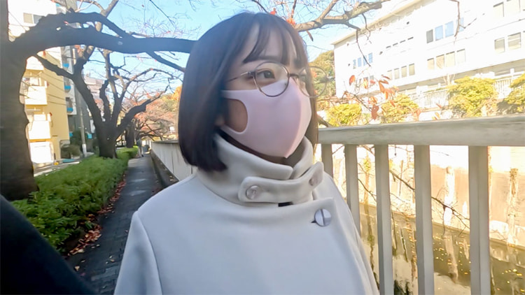横浜市○大学生？、眼鏡のH罩杯！