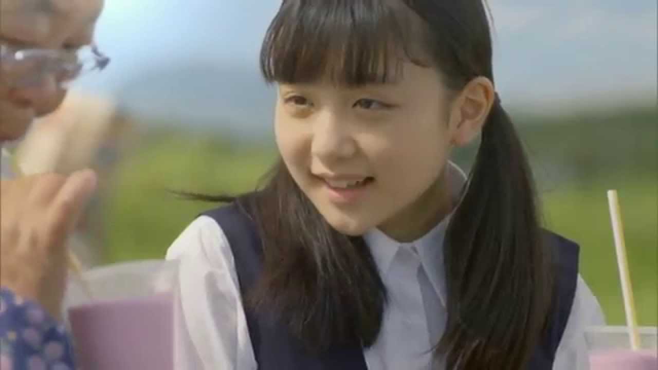 10岁出道的美女《渡辺优奈》成年后首次写真封面!大胆露出她的双峰!