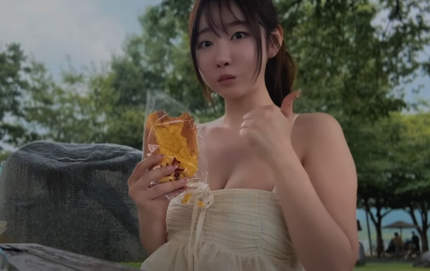 美丽的有料画家《둘기얏1004yyyyyy》热爱记录生活!好身材衬托美景!