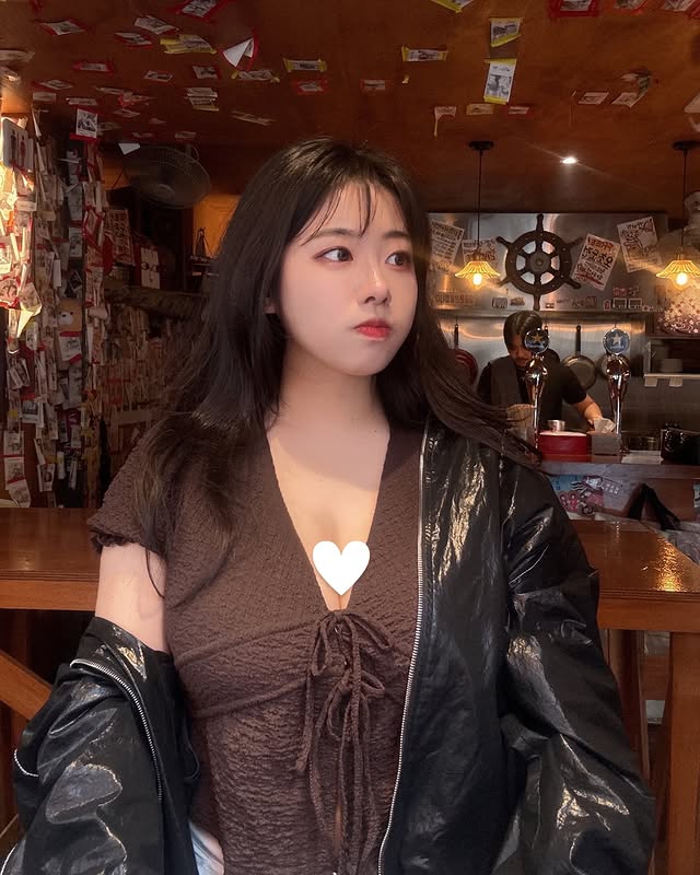 神秘韩国美女《혜린1997_0827》有明星脸!还有着超澎湃好胸!