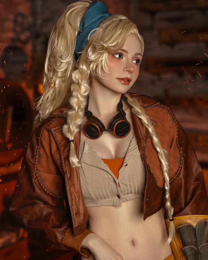 「艾殊莉」体模《PeachMilky》COS火辣谍报员!「露两球」仙气又性感超吸睛!