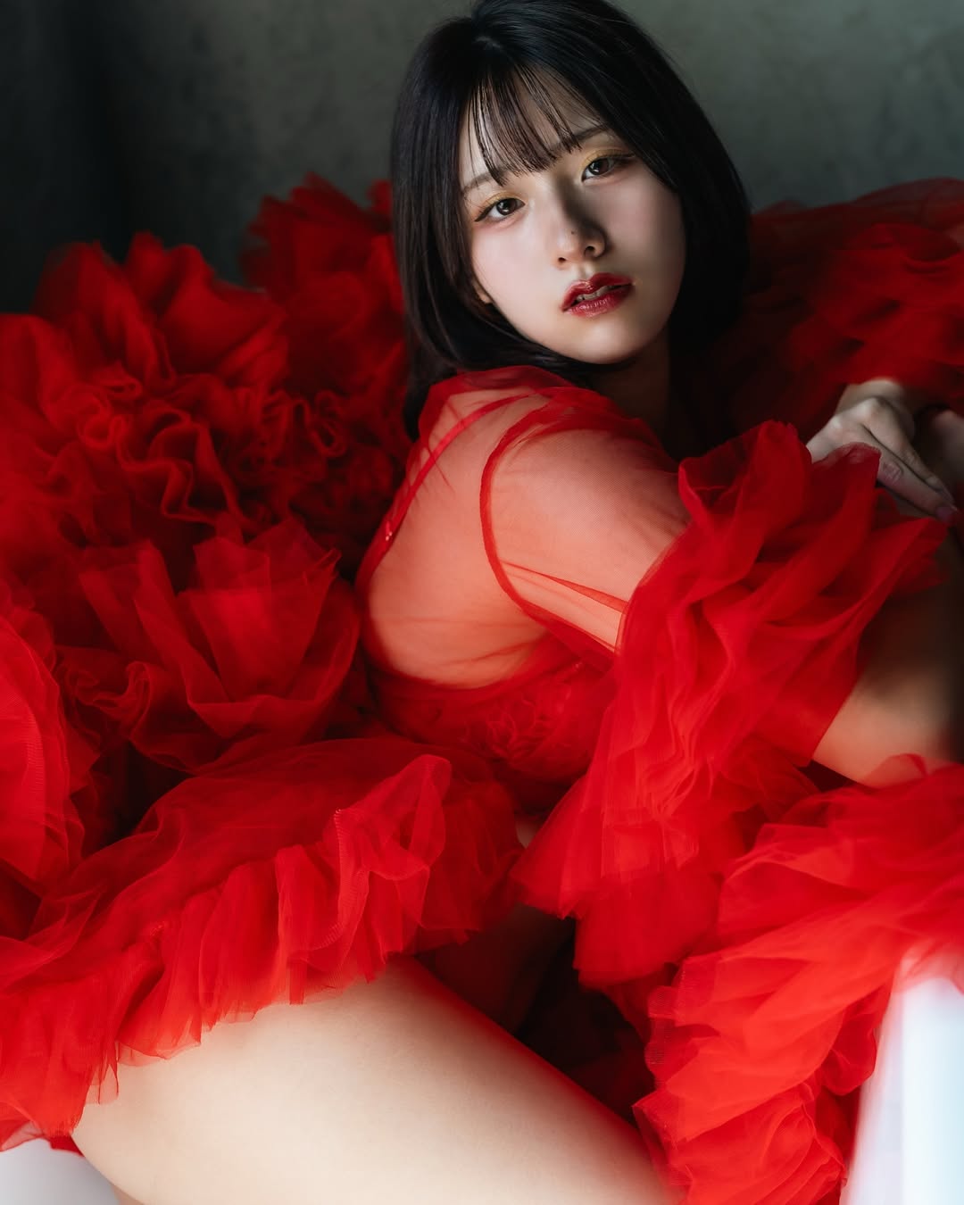 《髙峰じゅり》肉感童颜又带点美艷成熟!巨乳奶香的纯欲风格!