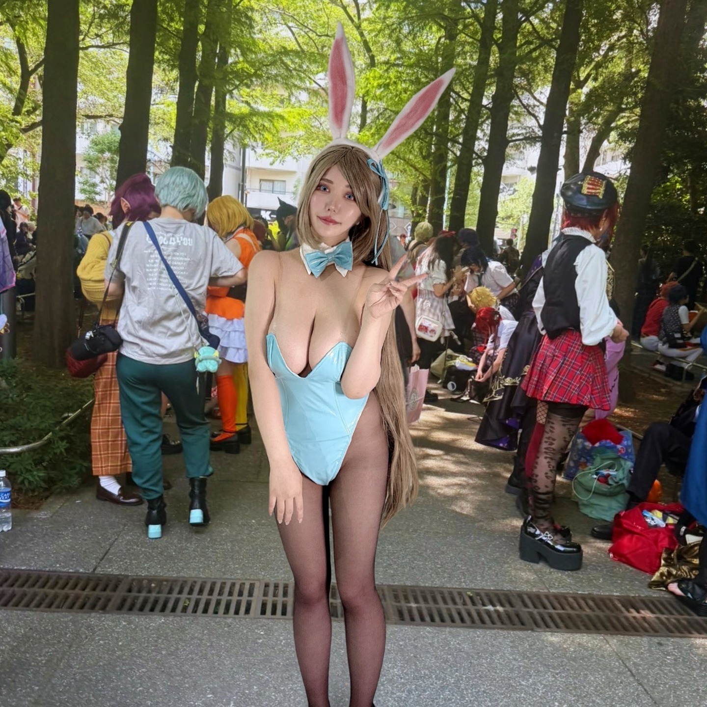 L罩杯《乙叶らら》过辣过激导致账号被停用!号称史上最巨的Coser!