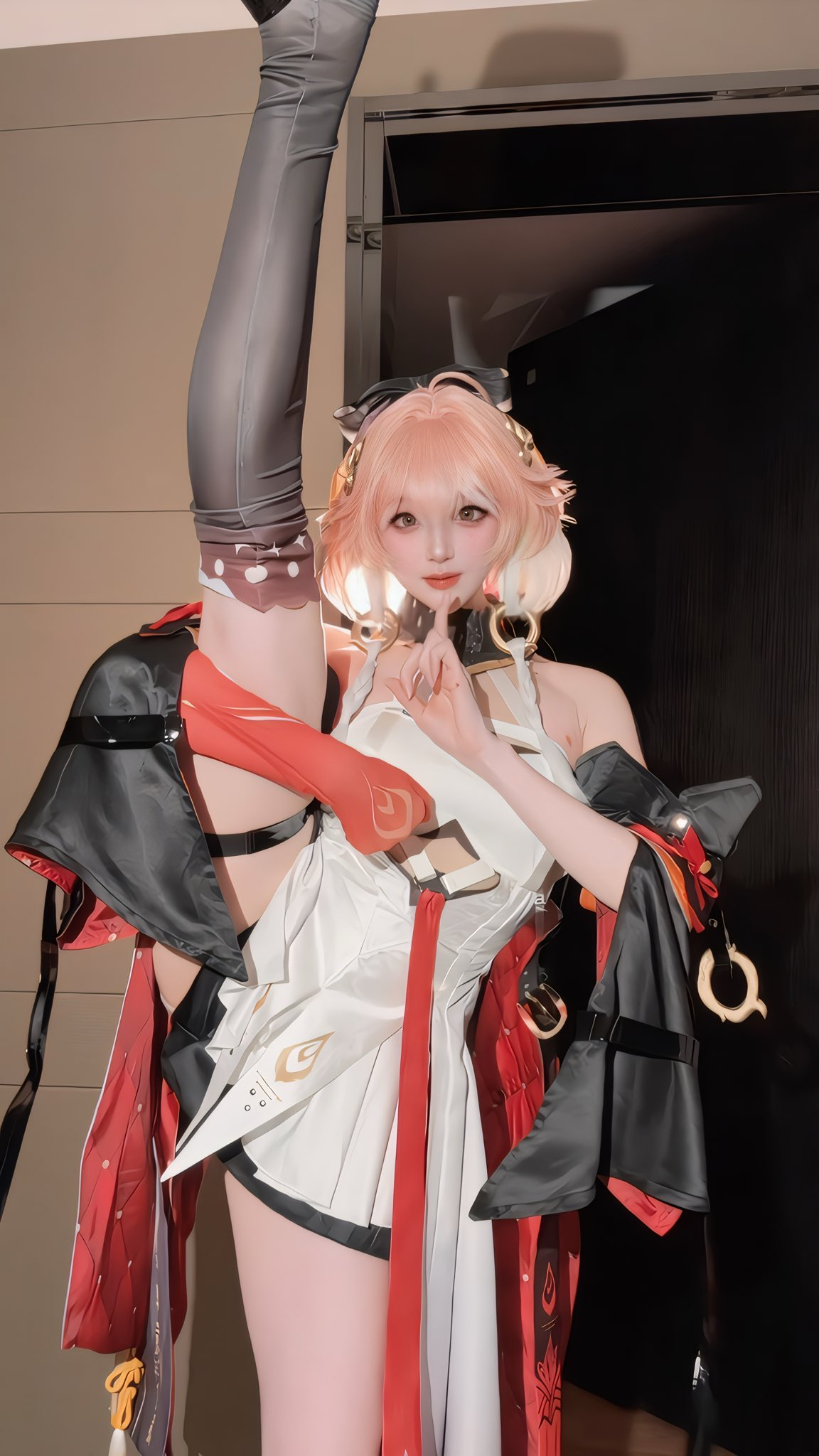 横劈、竖劈,怎么劈都很长!《兔田Nini》一字马简直是日常!