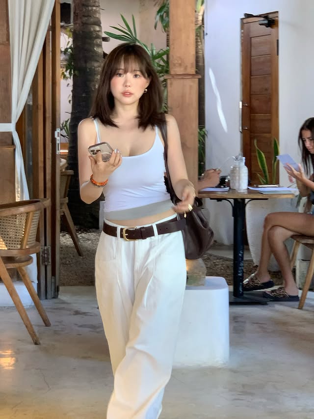 美到路人回头《kisy0729 홍영기》完美的童颜微肉好身材、更显无敌青春样貌!