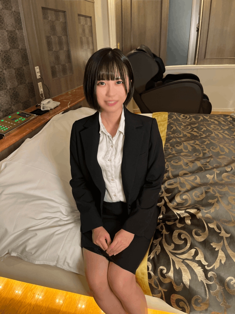 【無】美人携帯商店店员。