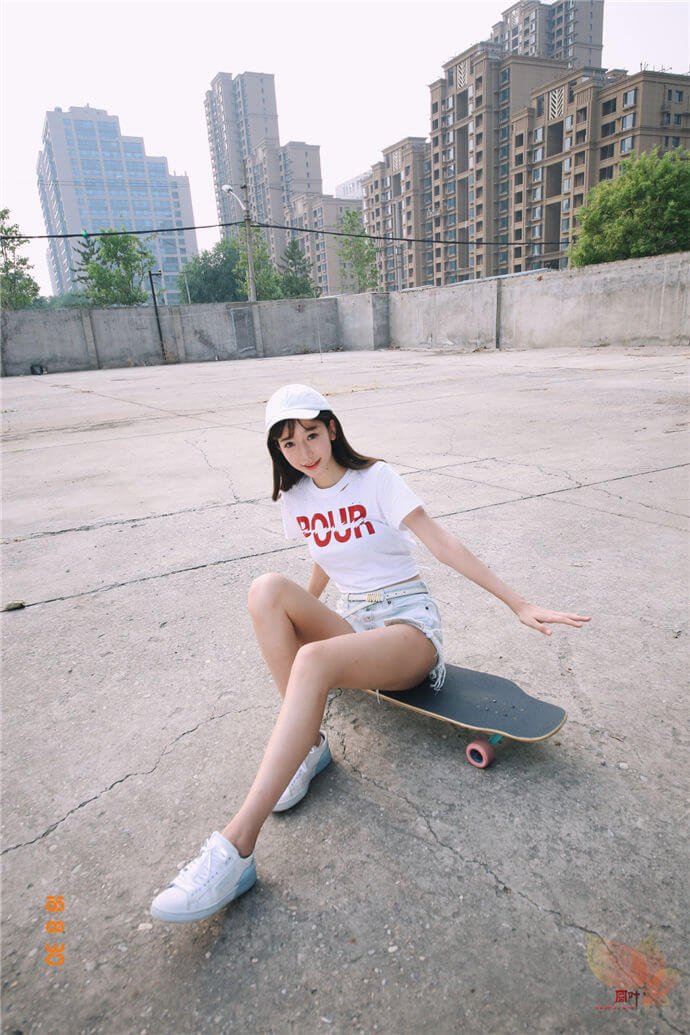 滑板少女，查收一下