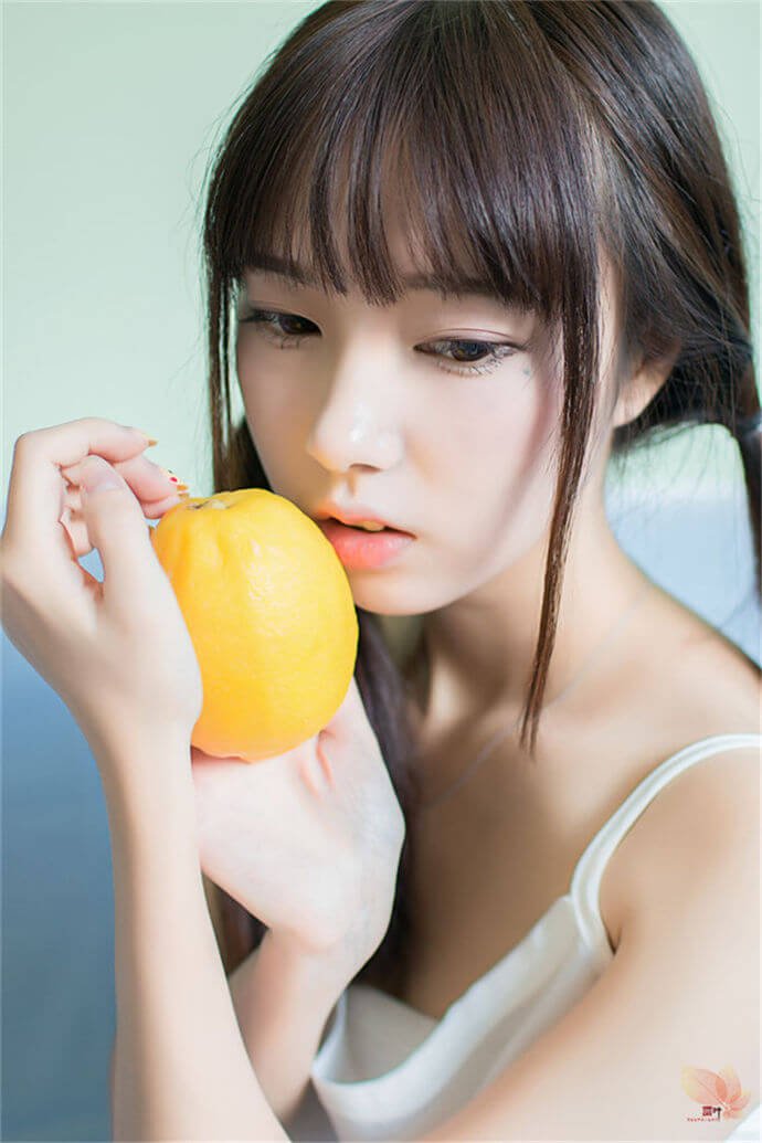 甜甜的少女与柠檬2