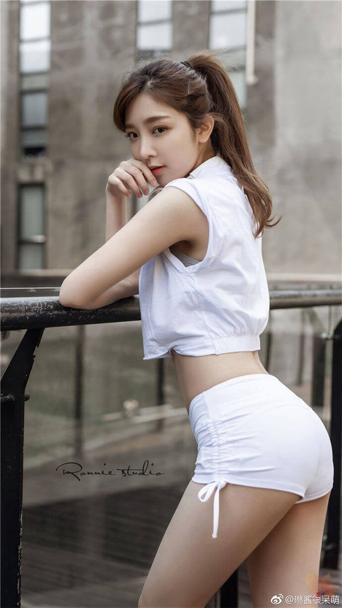 小姐姐约你一起做运动