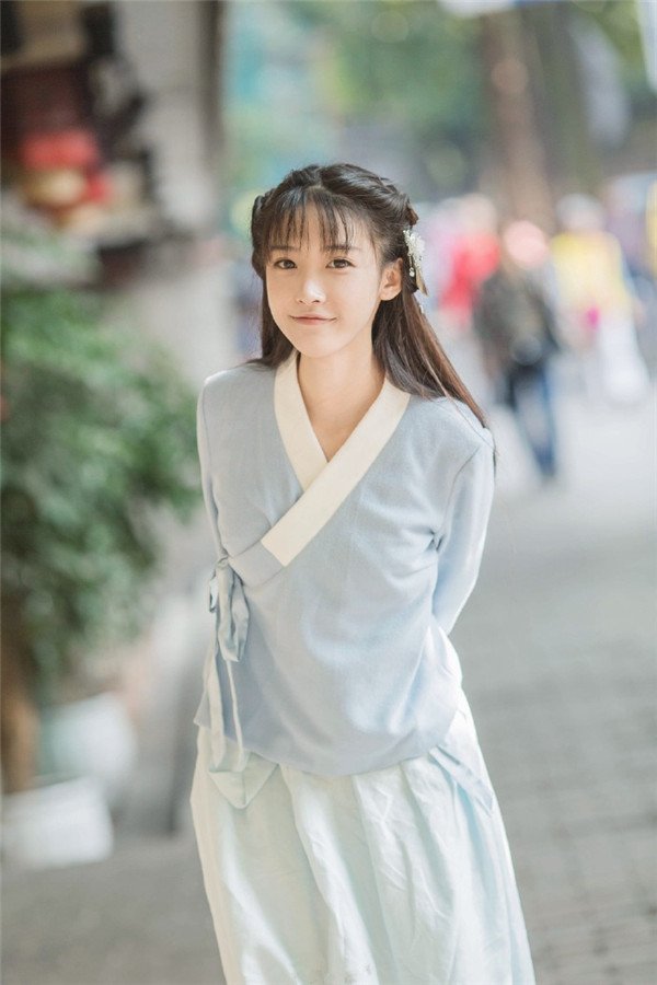 半藏森林：喜欢穿汉服的古典少女