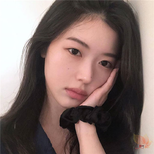 INS美女yenaac：有点全智贤的感觉