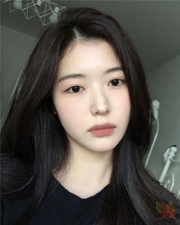 INS美女yenaac：有点全智贤的感觉