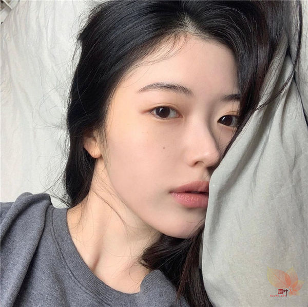 INS美女yenaac：有点全智贤的感觉