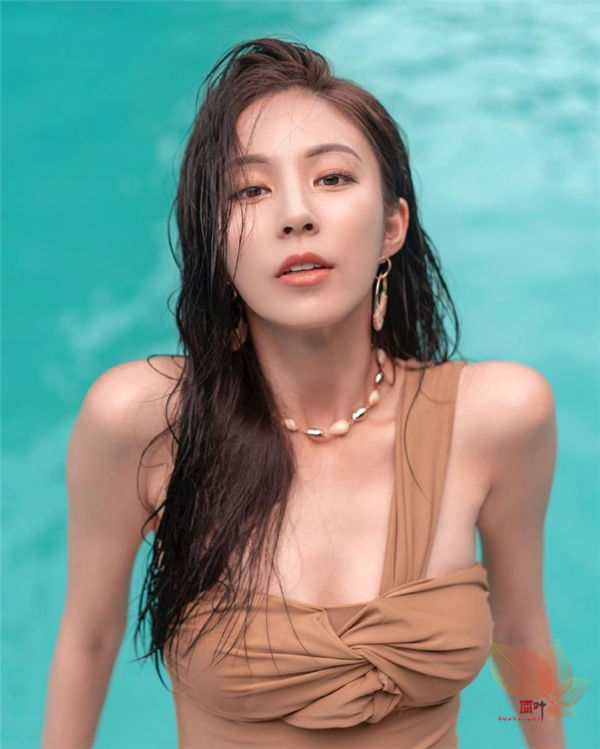 INS小姐姐：wanna._b
