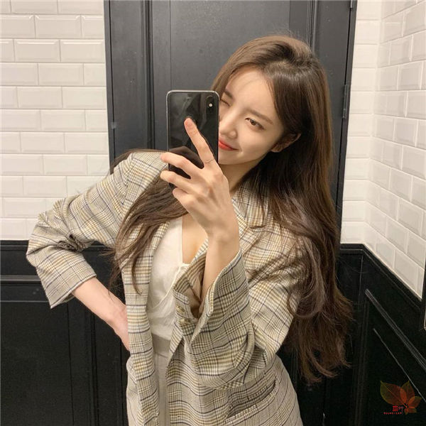INS上的小姐姐：金艺琳