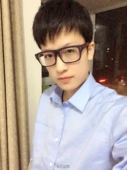 内涵图：惨不忍睹的贫乳大赛
