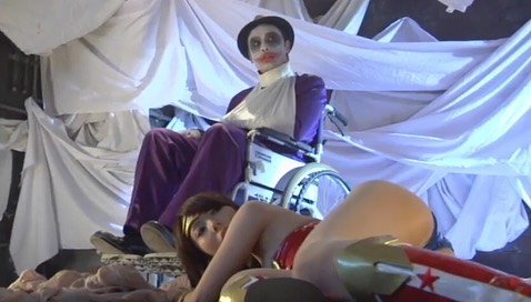 《小丑》热搜狂飙７４万！关键字一搜发现「暗黑周董版Joker小丑」！