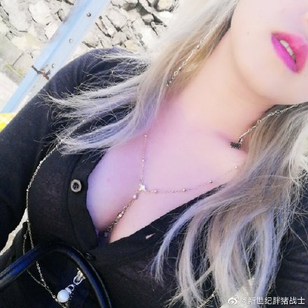微博第三期美胸大赛正式开始，准备纸巾来围观。