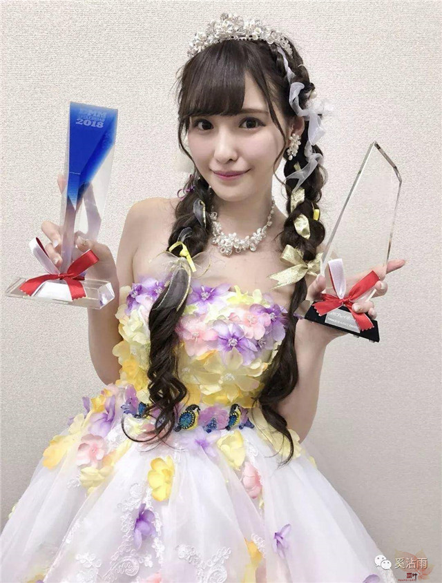 业界大奖之一：FANZA ADULT AWARD