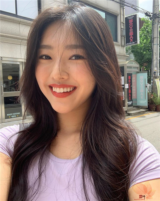 天菜瑜伽老师「정현아」优美身段呈现完美S型开朗自信「甜美笑容」散发满满阳光魅力
